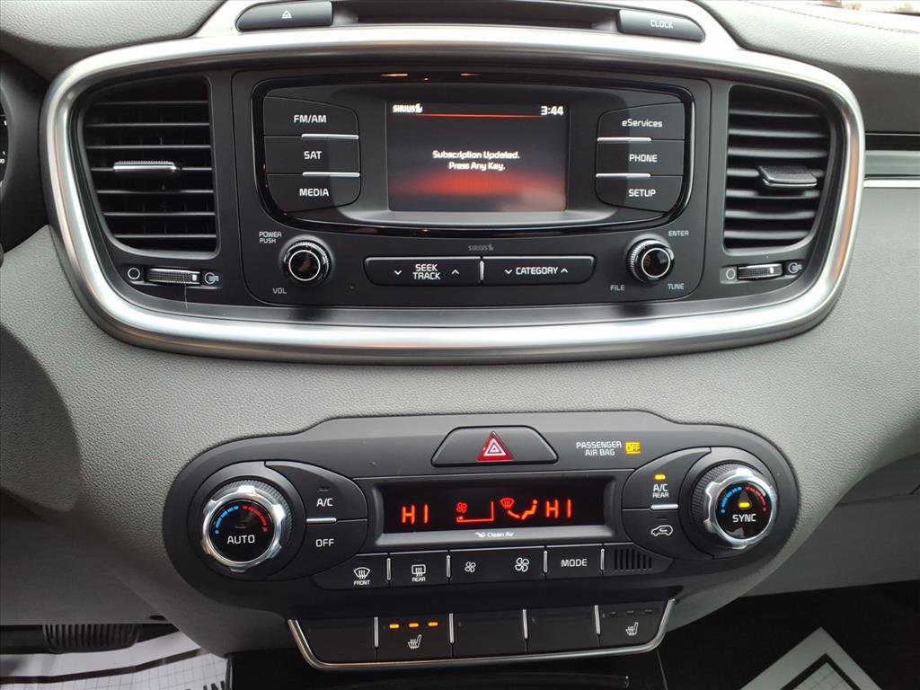 2016 Kia Sorento EX photo 3