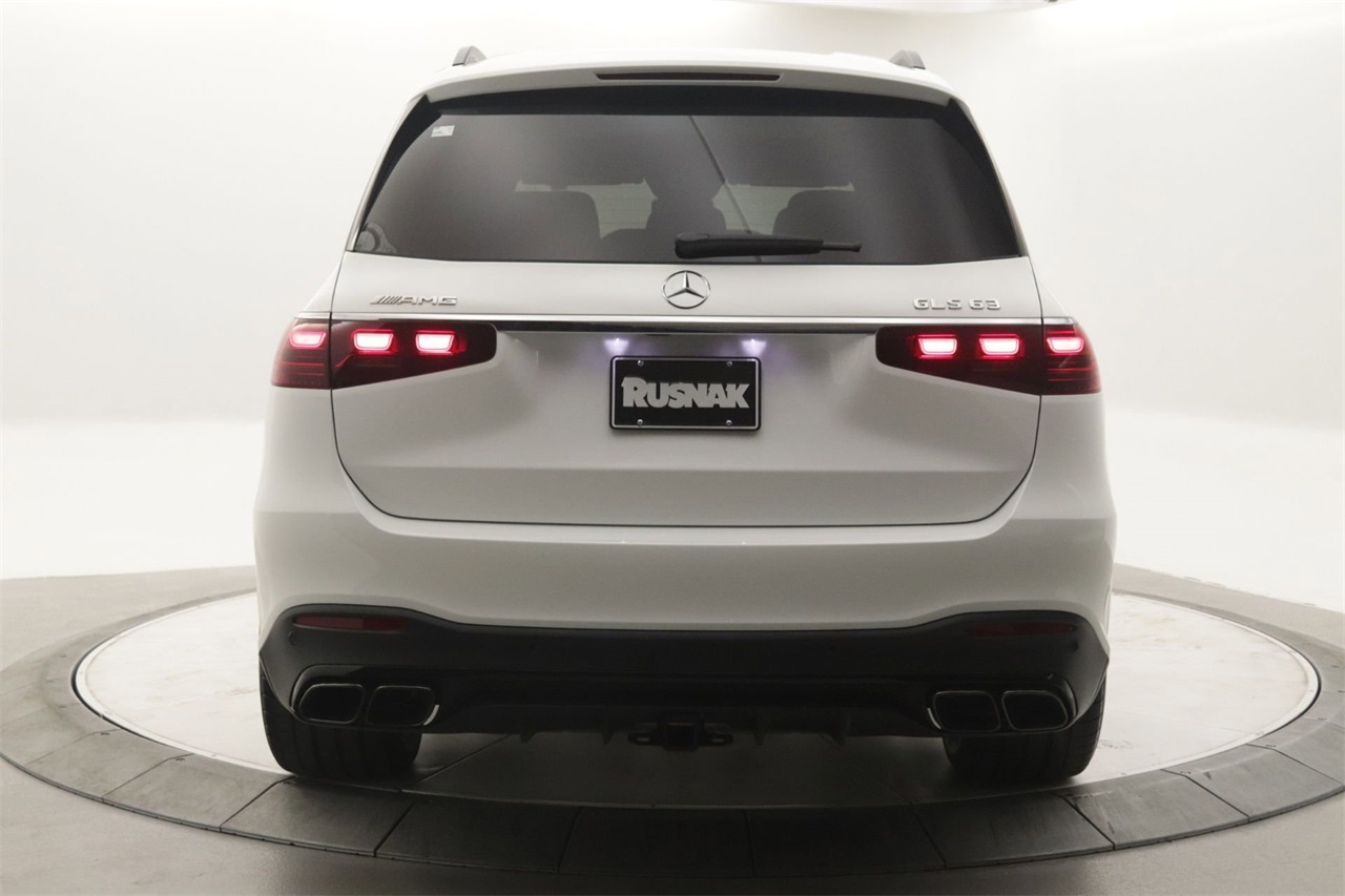 2025 Mercedes Benz GLS 63 AMG photo 3