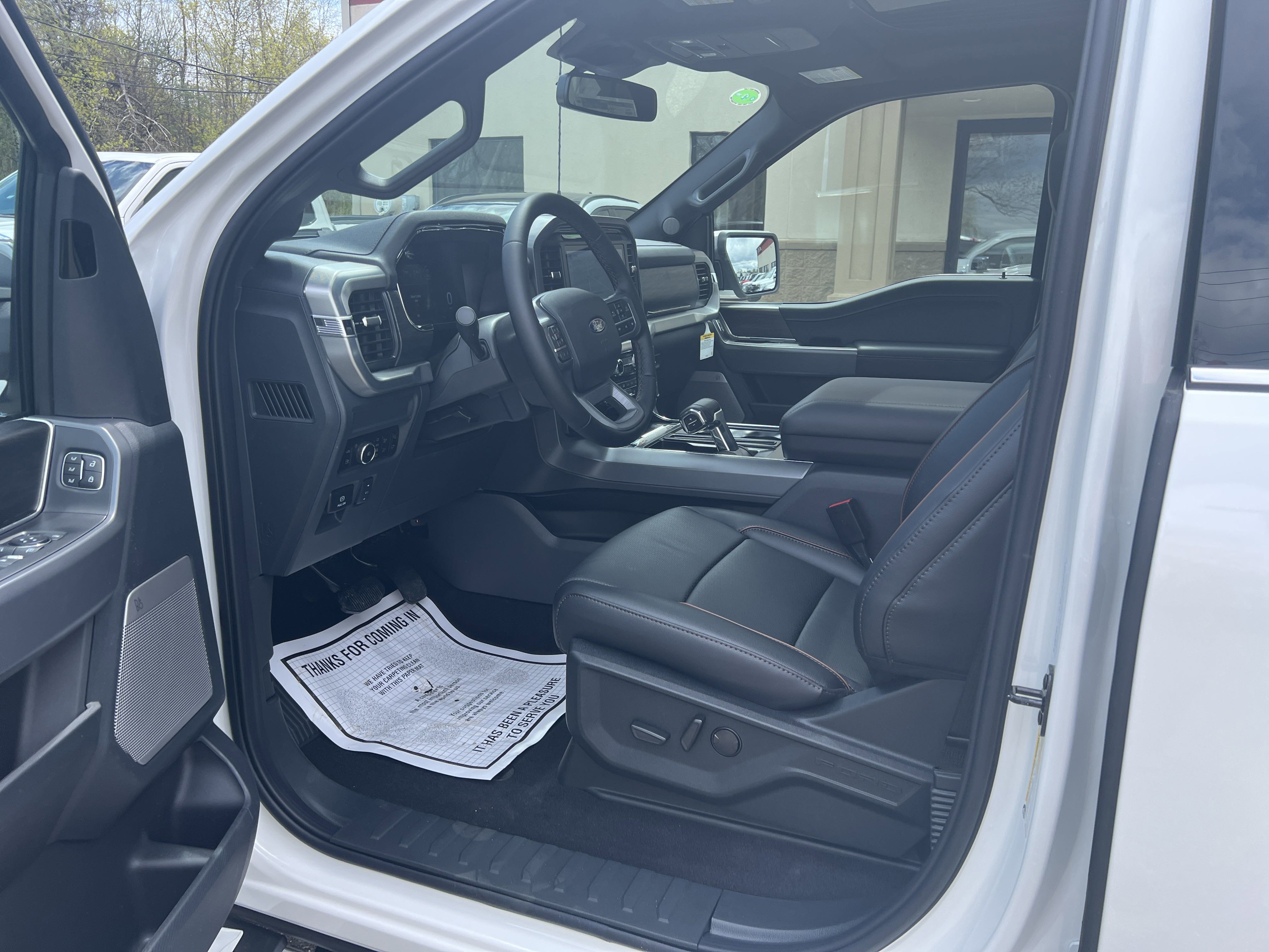 2025 Ford F-150 Lariat photo 2