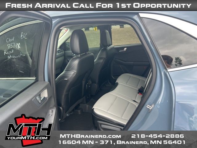 2023 Ford Escape Hybrid Platinum photo 3