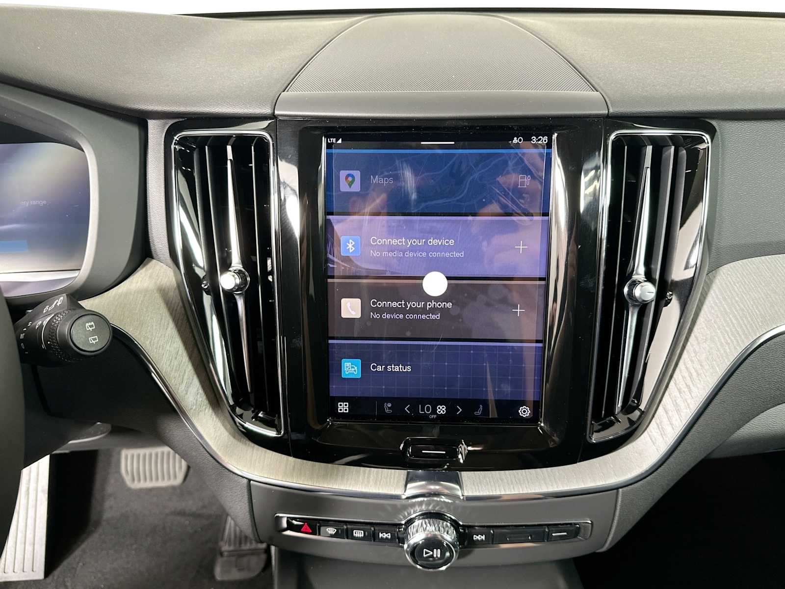 2025 Volvo XC60 T8 Plus photo 13