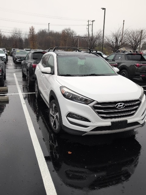 2018 Hyundai Tucson Value photo 2