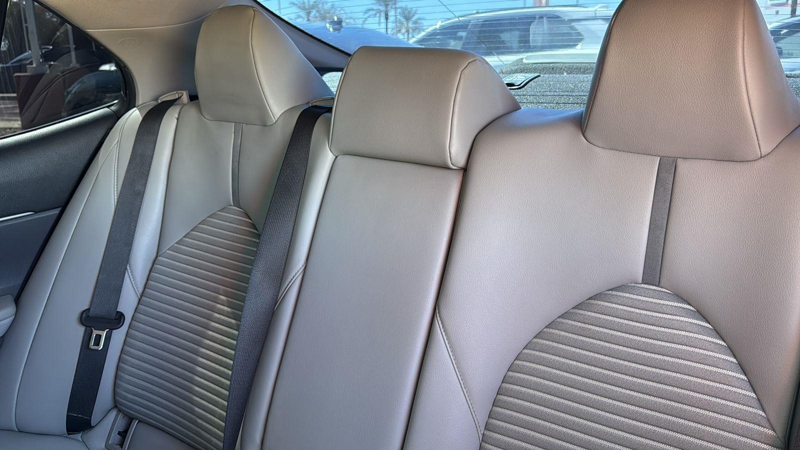 2018 Toyota Camry SE photo 24