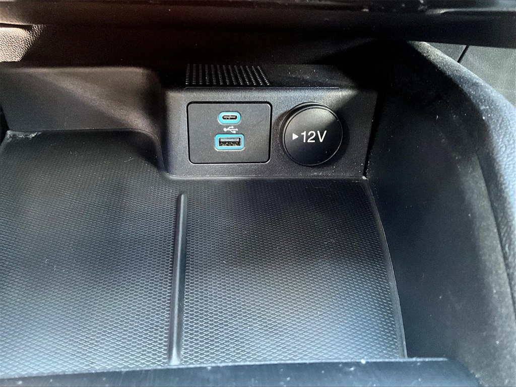 2022 Ford Escape SEL photo 26