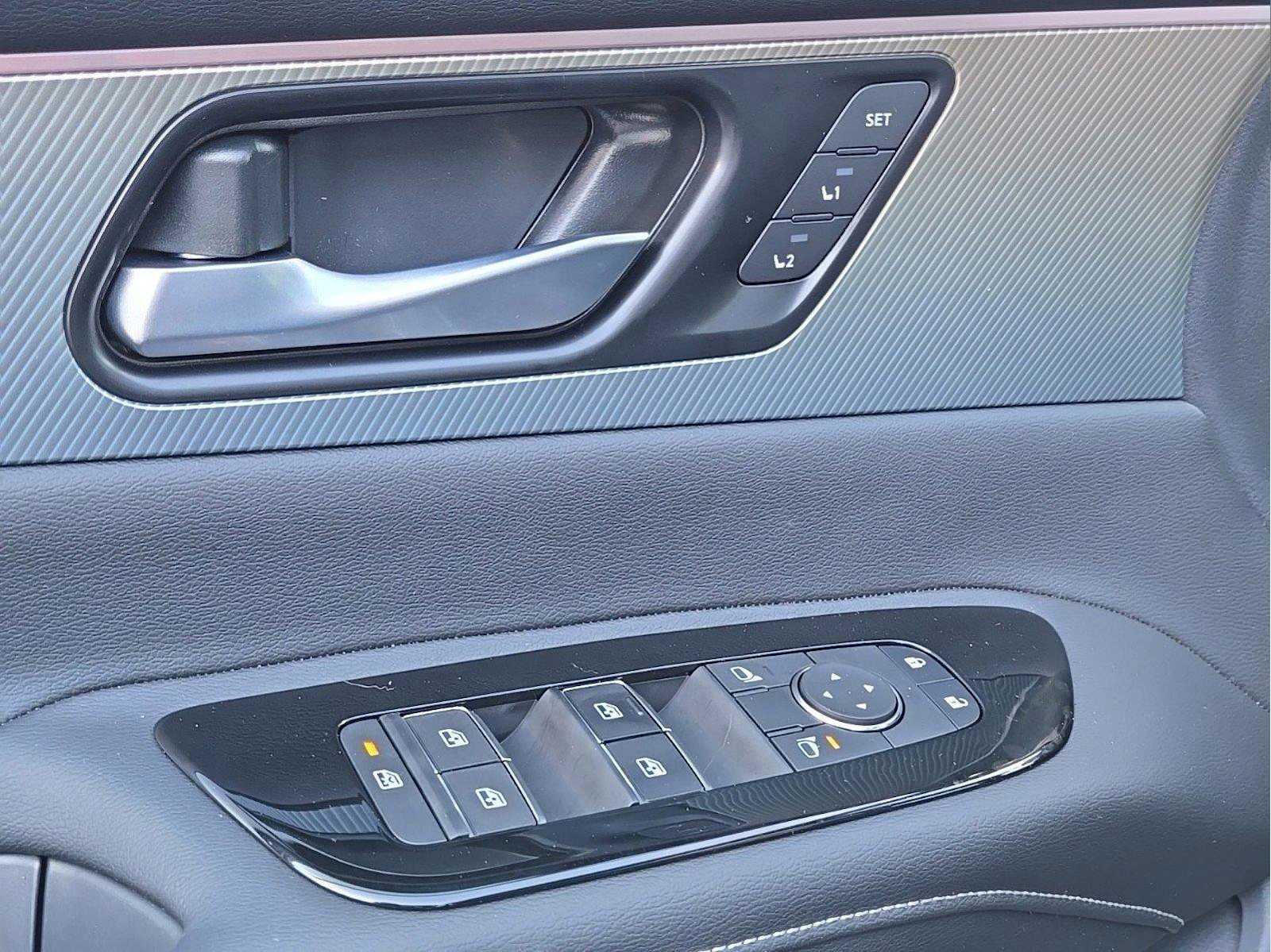 2025 Nissan Murano SL photo 23