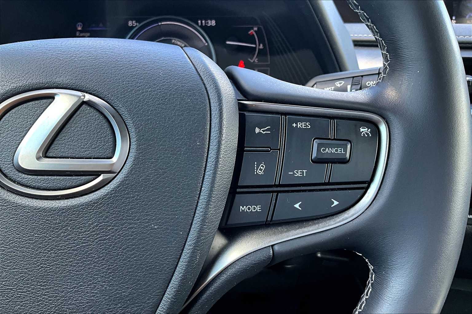 2021 Lexus UX 250h photo 22