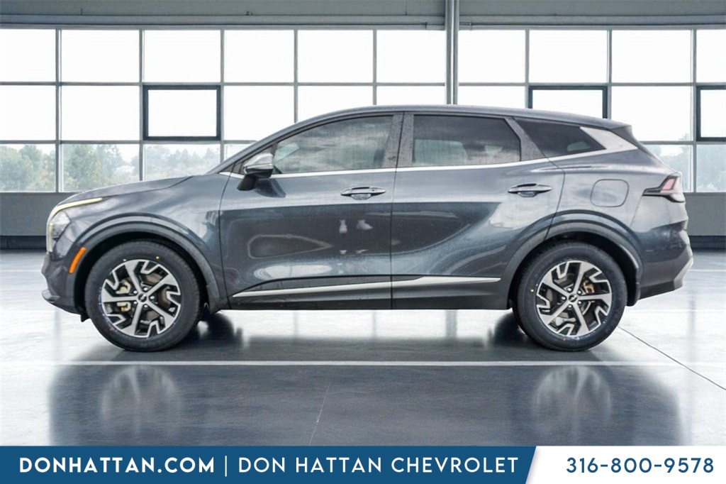 2023 Kia Sportage EX photo 2