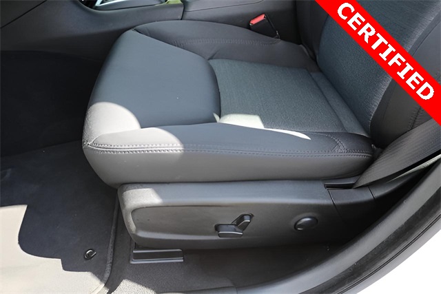 2023 Chrysler 300 Touring photo 10