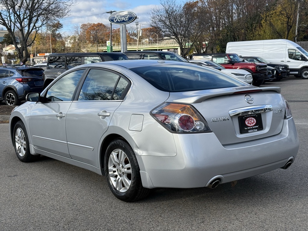 2010 Nissan Altima 2.5 SL photo 4