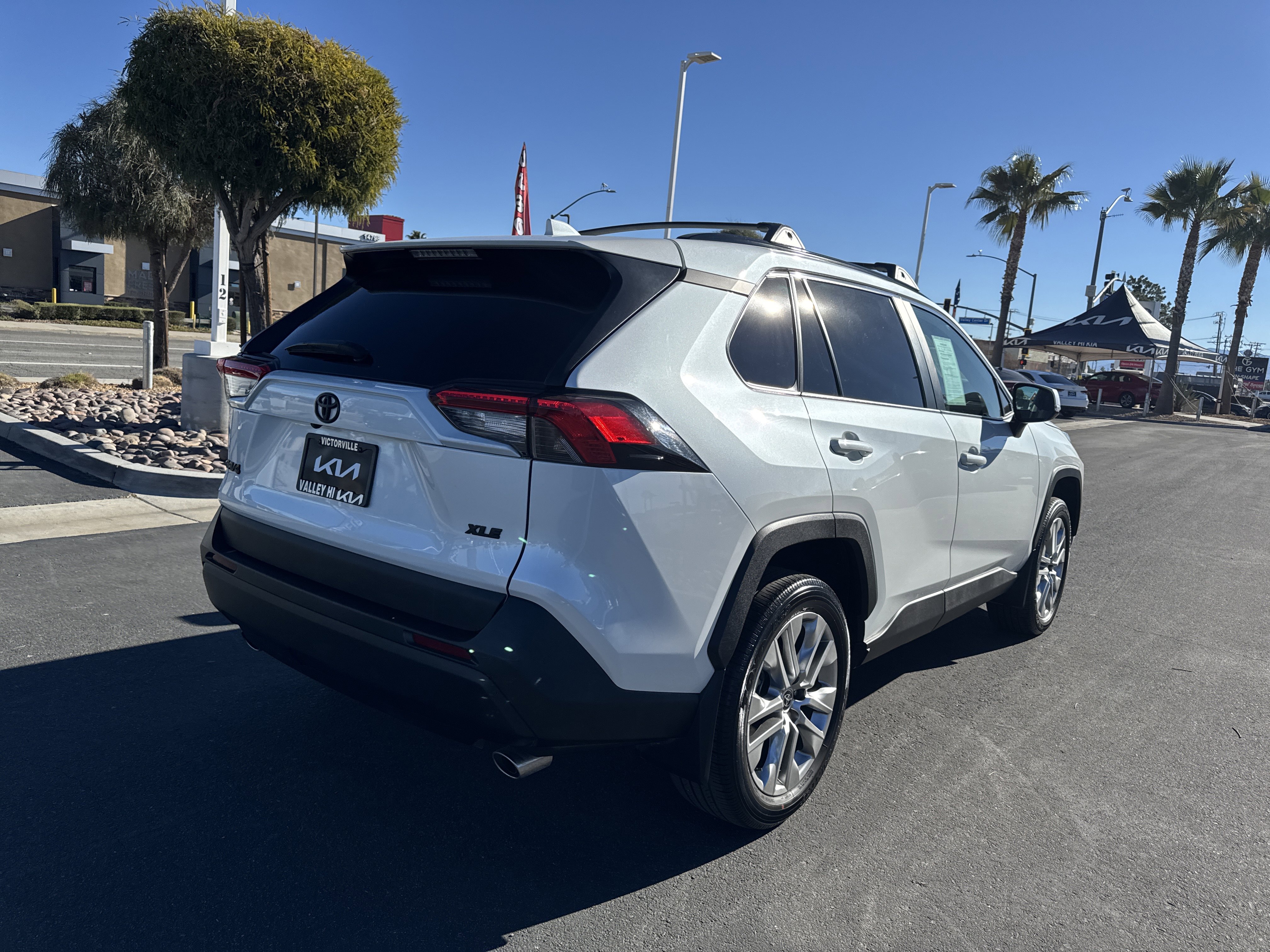 2023 Toyota RAV4 XLE Premium's photo