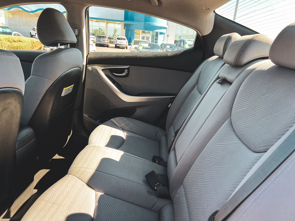 2012 Hyundai Elantra GLS photo 23