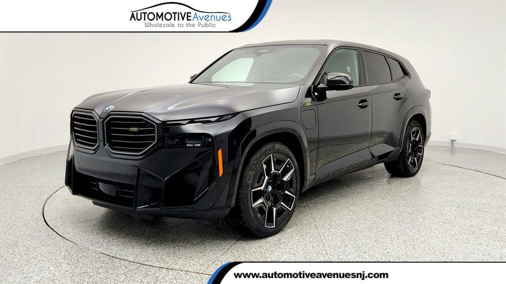 2023 BMW XM Base's photo