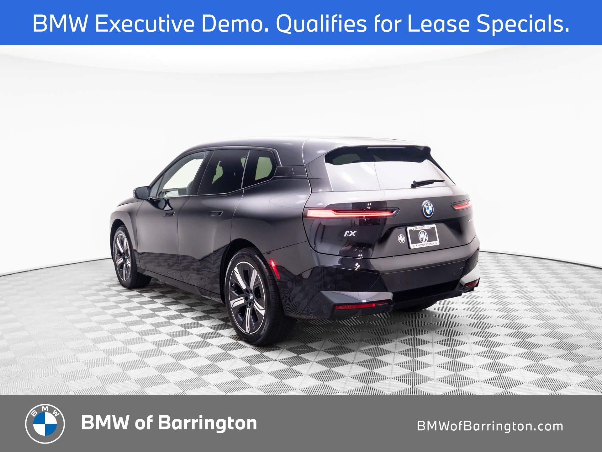 New 2025 Black Sapphire Metallic BMW xDrive50 image 3