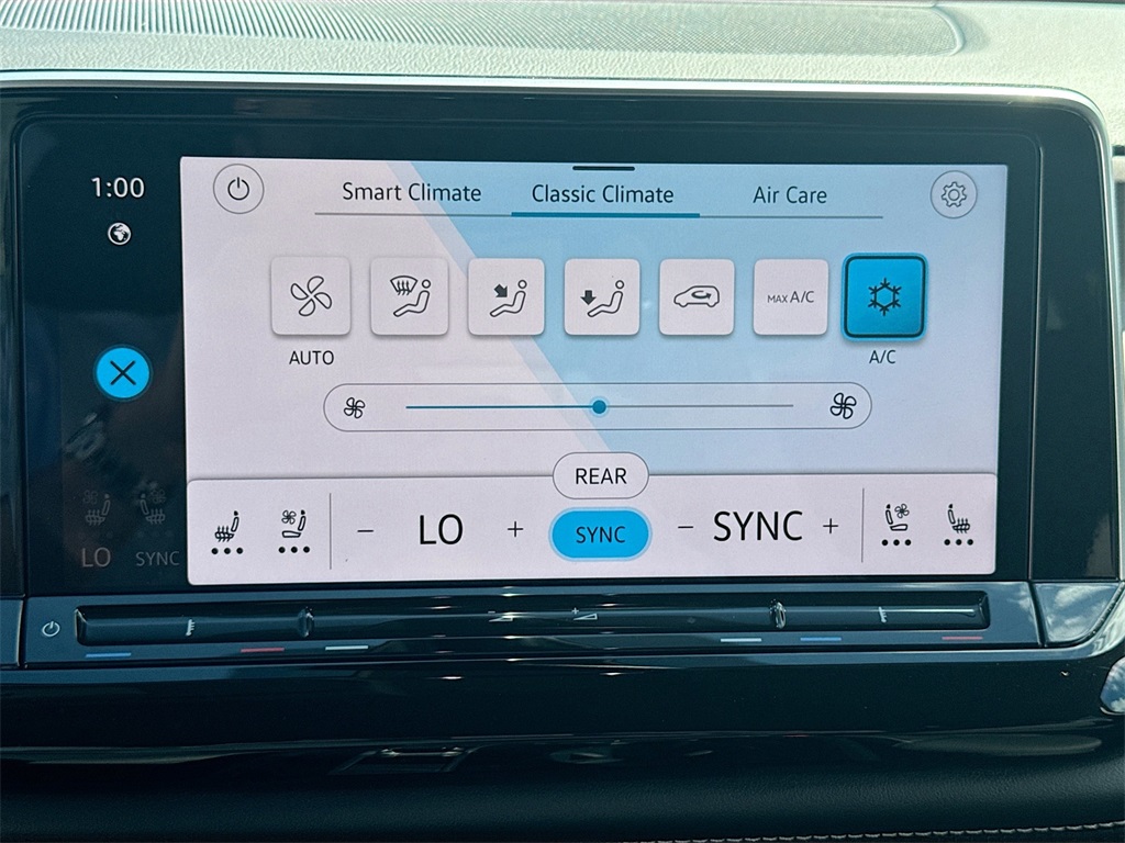 2024 Volkswagen Atlas SE Technology photo 15