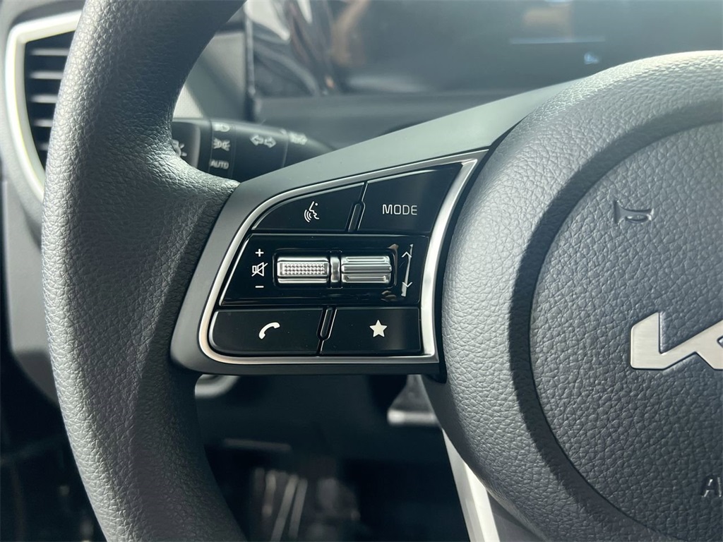 2026 Kia Seltos LX photo 16