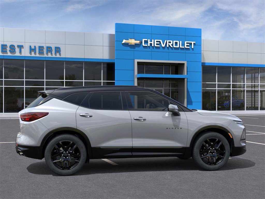 2025 Chevrolet Blazer RS photo 4