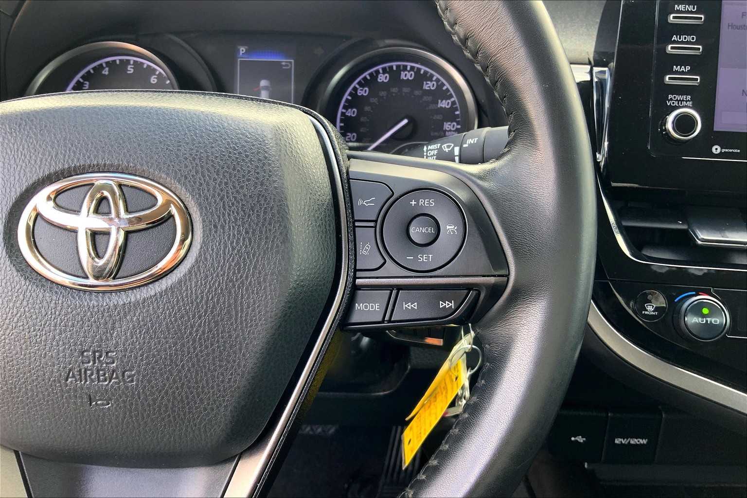 2022 Toyota Camry SE photo 22