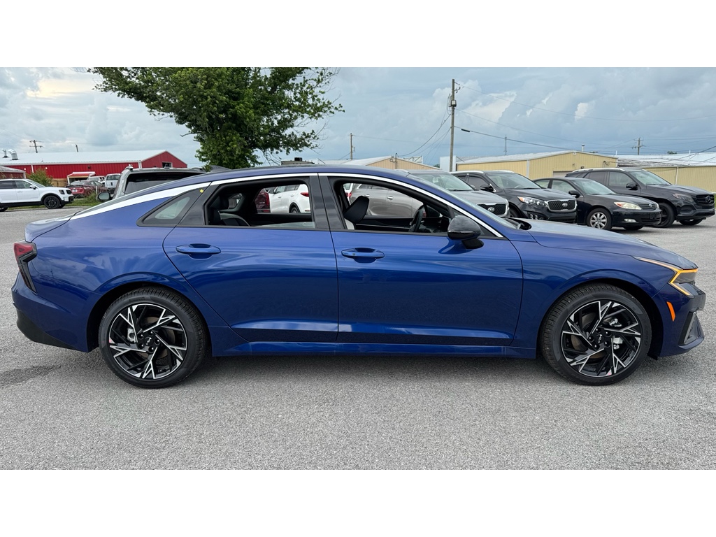 2025 Kia K5 GT-Line photo 2