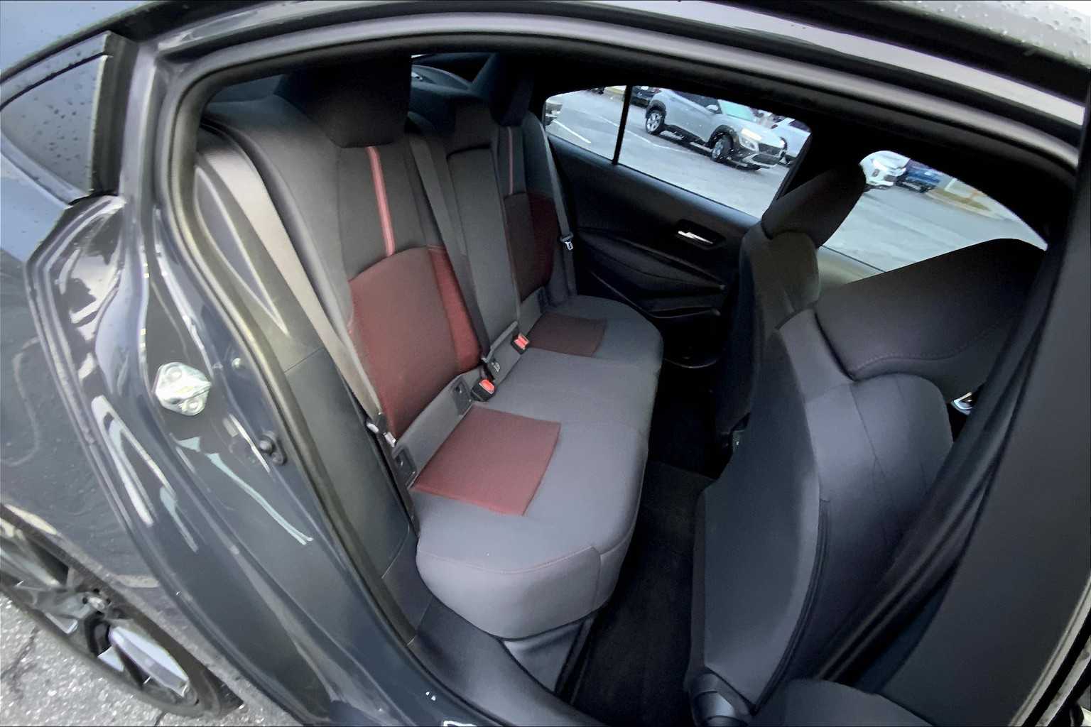 2023 Toyota Corolla SE photo 18