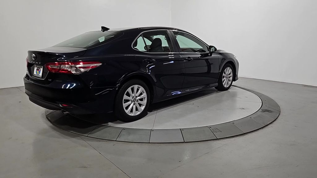 2020 Toyota Camry LE photo 4