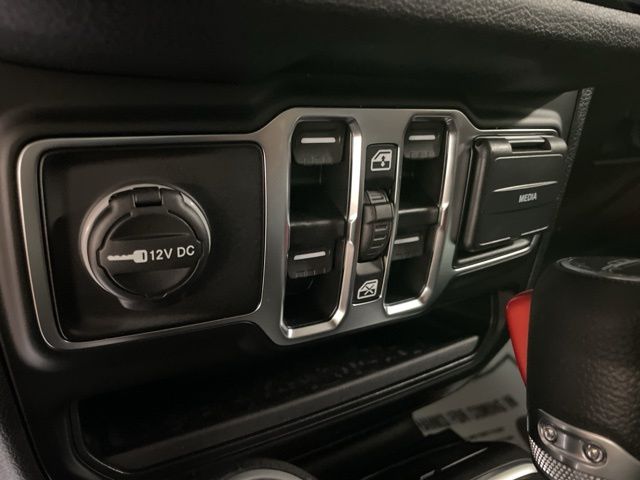 2025 Jeep Gladiator Sport photo 29