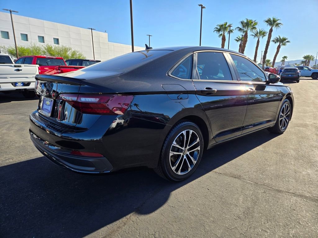 2024 Volkswagen Jetta Sport photo 5