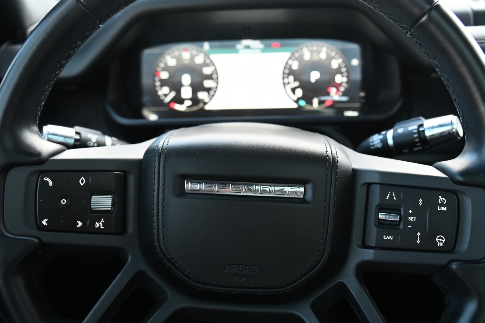 2022 Land Rover Defender 90 X-Dynamic HSE photo 12