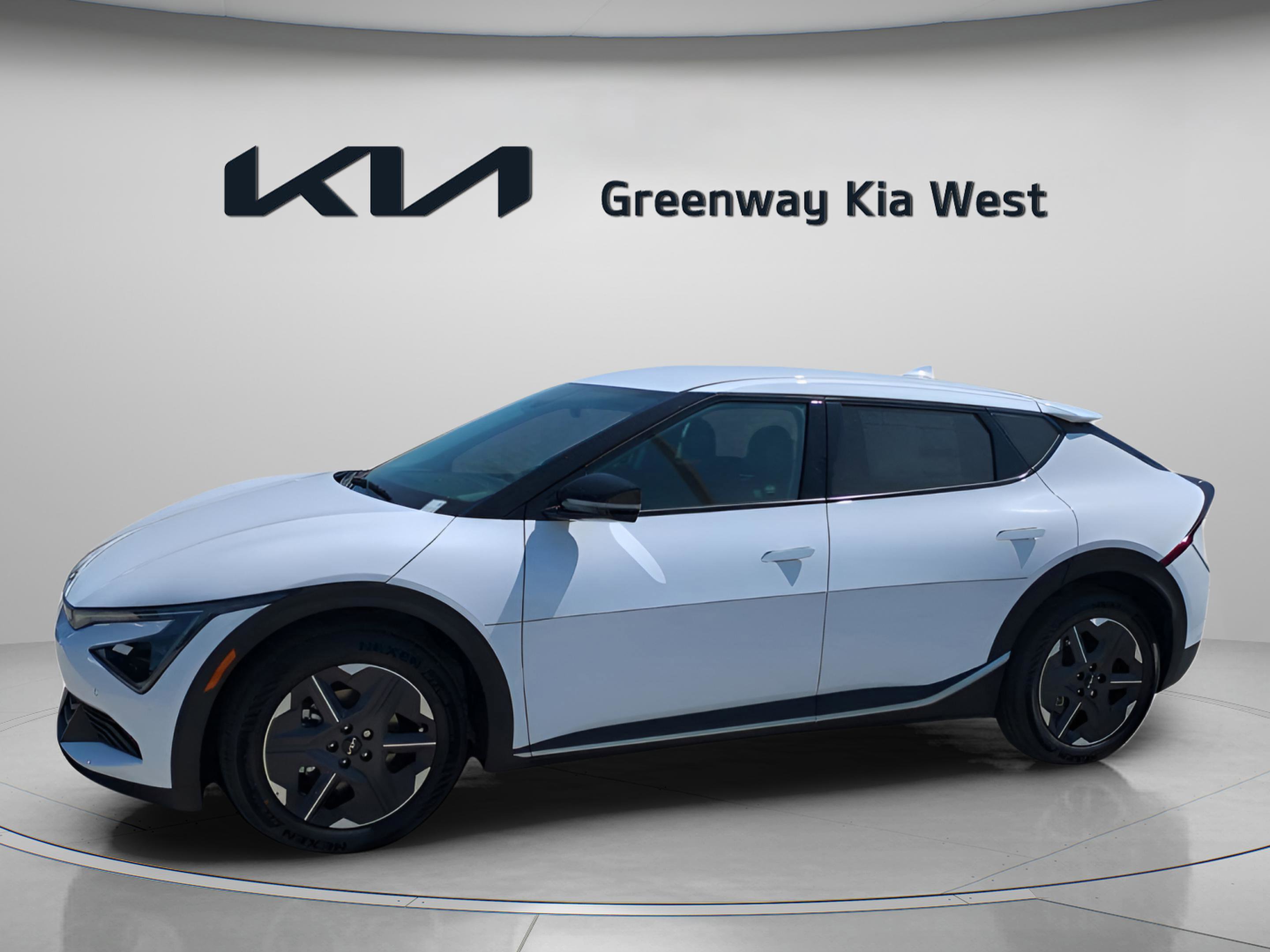 2025 Kia EV6 Light photo 3