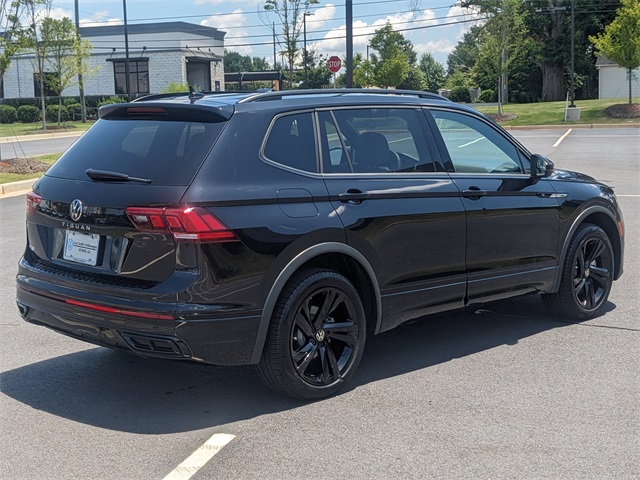 2024 Volkswagen Tiguan SE R-Line Black photo 3