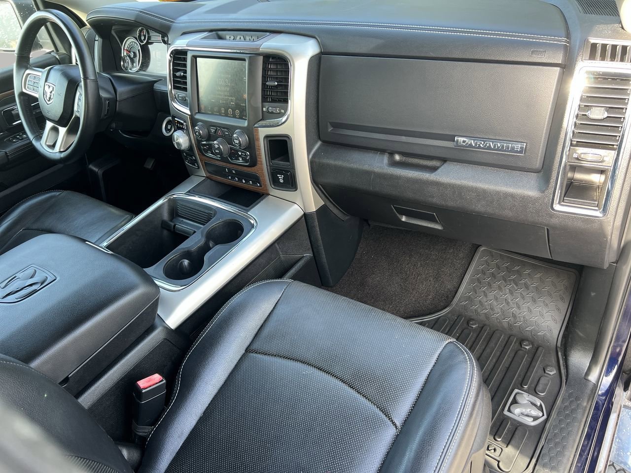 2017 Ram 1500 Laramie photo 6