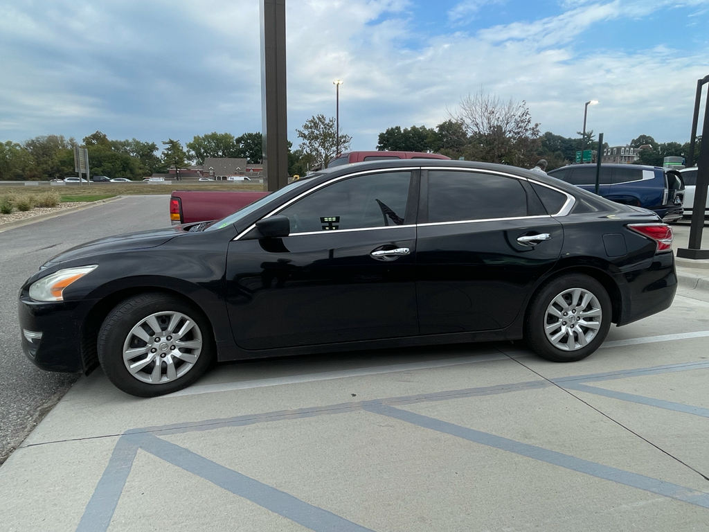Used 2015 Nissan Altima S with VIN 1N4AL3AP8FC260703 for sale in Kansas City