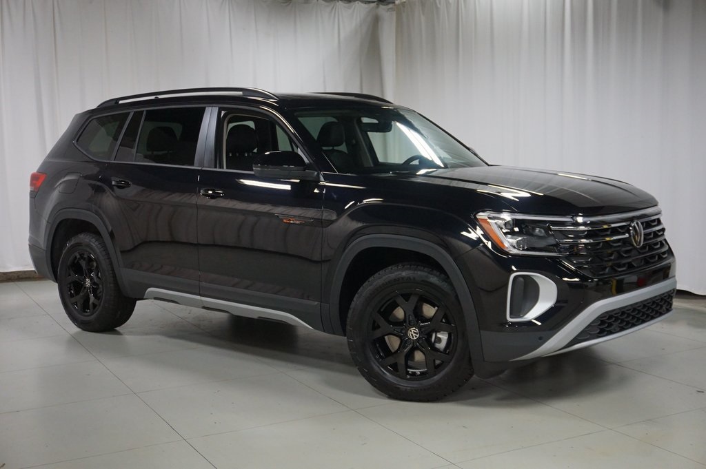 2026 Volkswagen Atlas Peak Edition SE photo 2