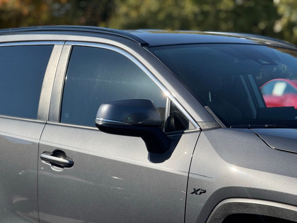 2022 Toyota RAV4 XLE photo 4