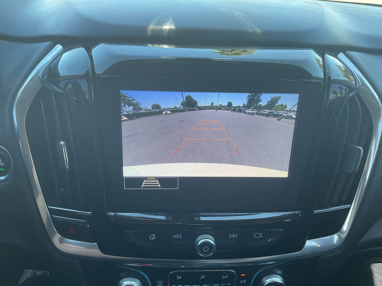 2021 Chevrolet Traverse Cloth photo 12