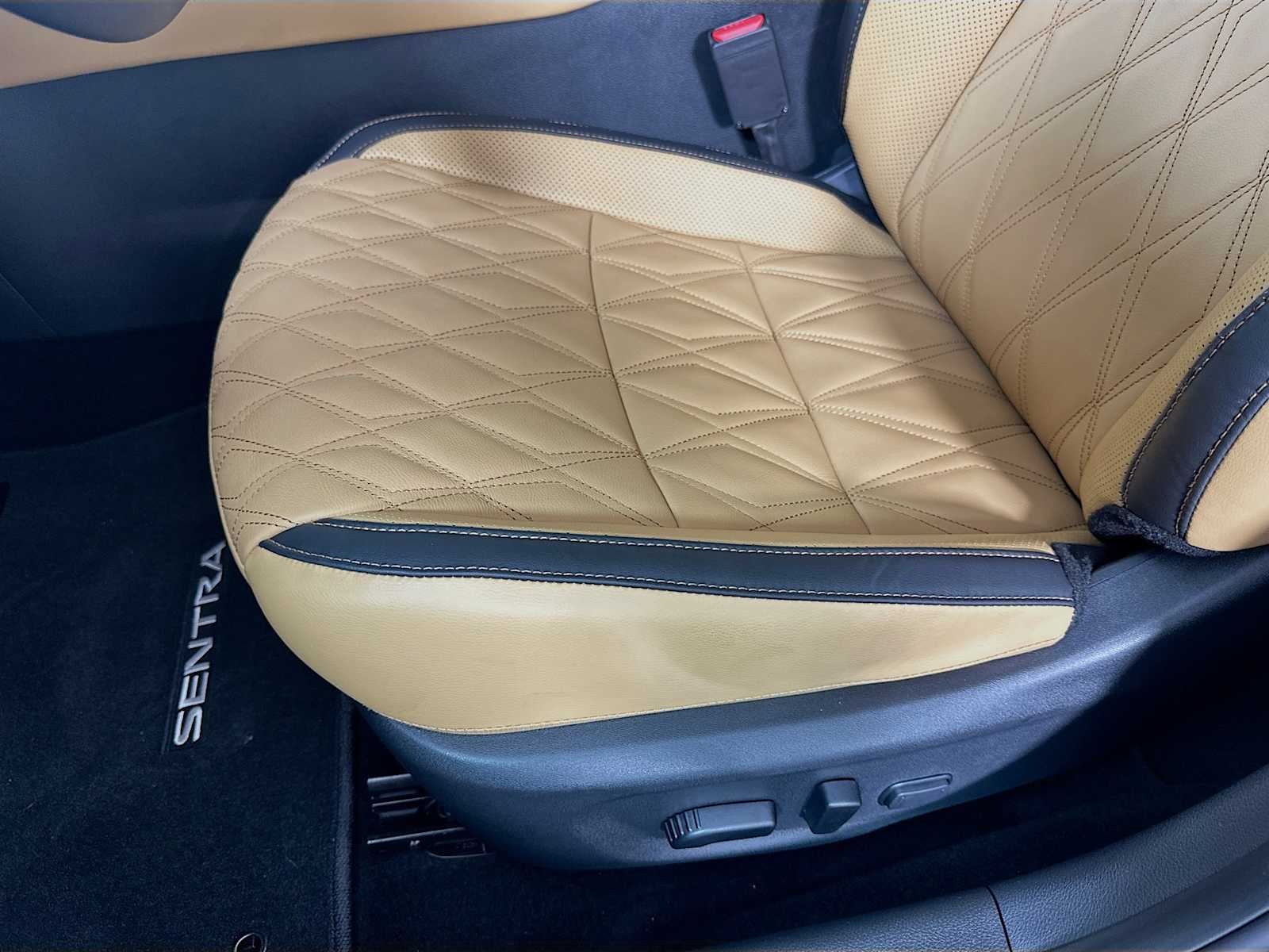 2024 Nissan Sentra SV photo 16