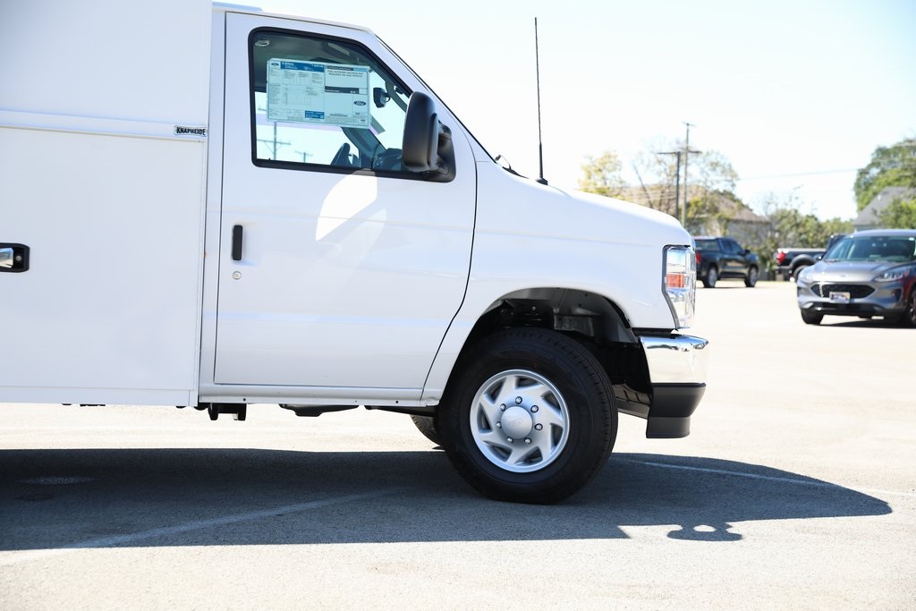 2026 Ford E-350 Base photo 8