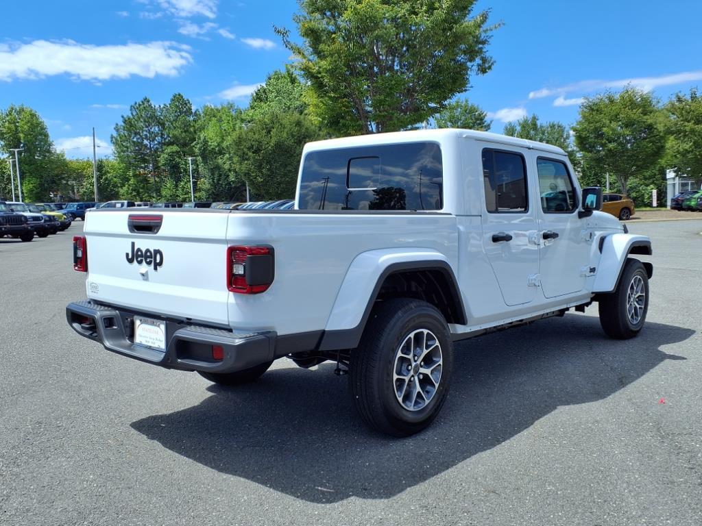 2025 Jeep Gladiator Sport S photo 17