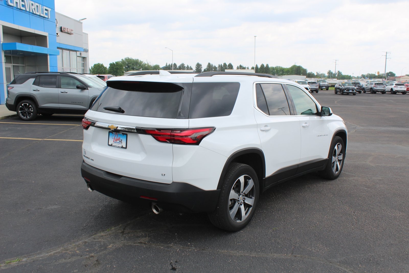 Used 2023 Chevrolet Traverse 3LT with VIN 1GNEVHKW5PJ242883 for sale in Luverne, Minnesota