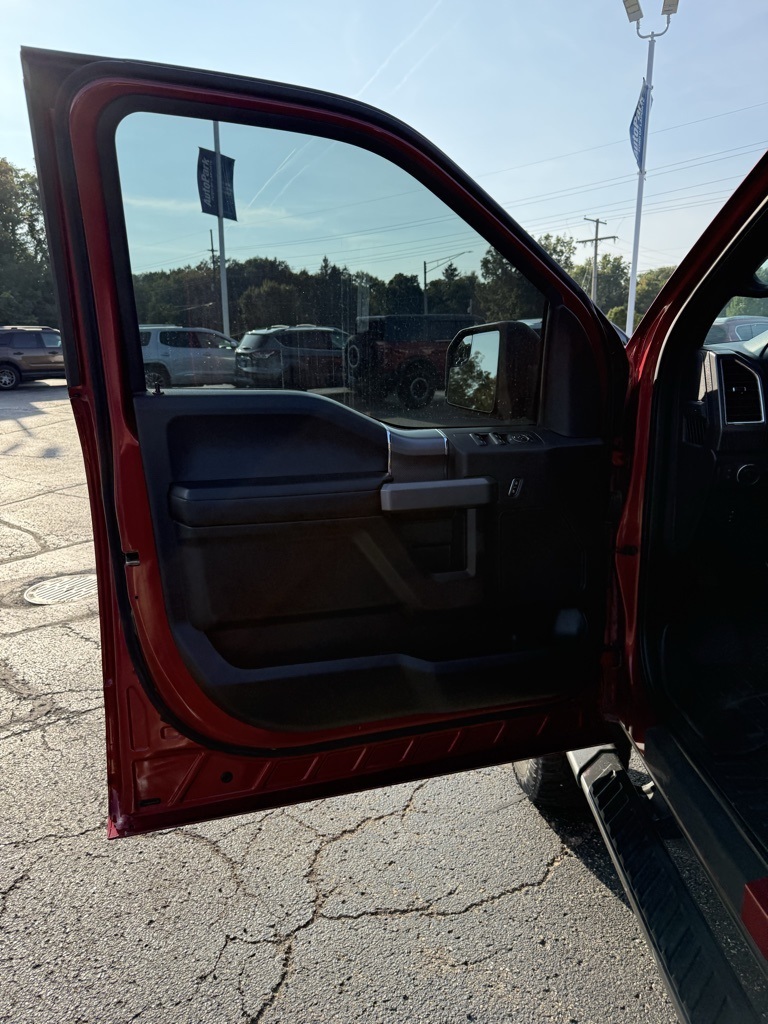 2015 Ford F-150 XLT photo 14