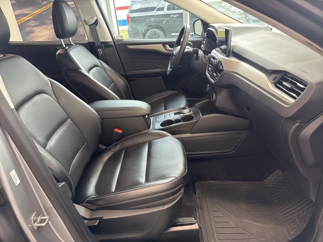 2022 Ford Escape SEL photo 8
