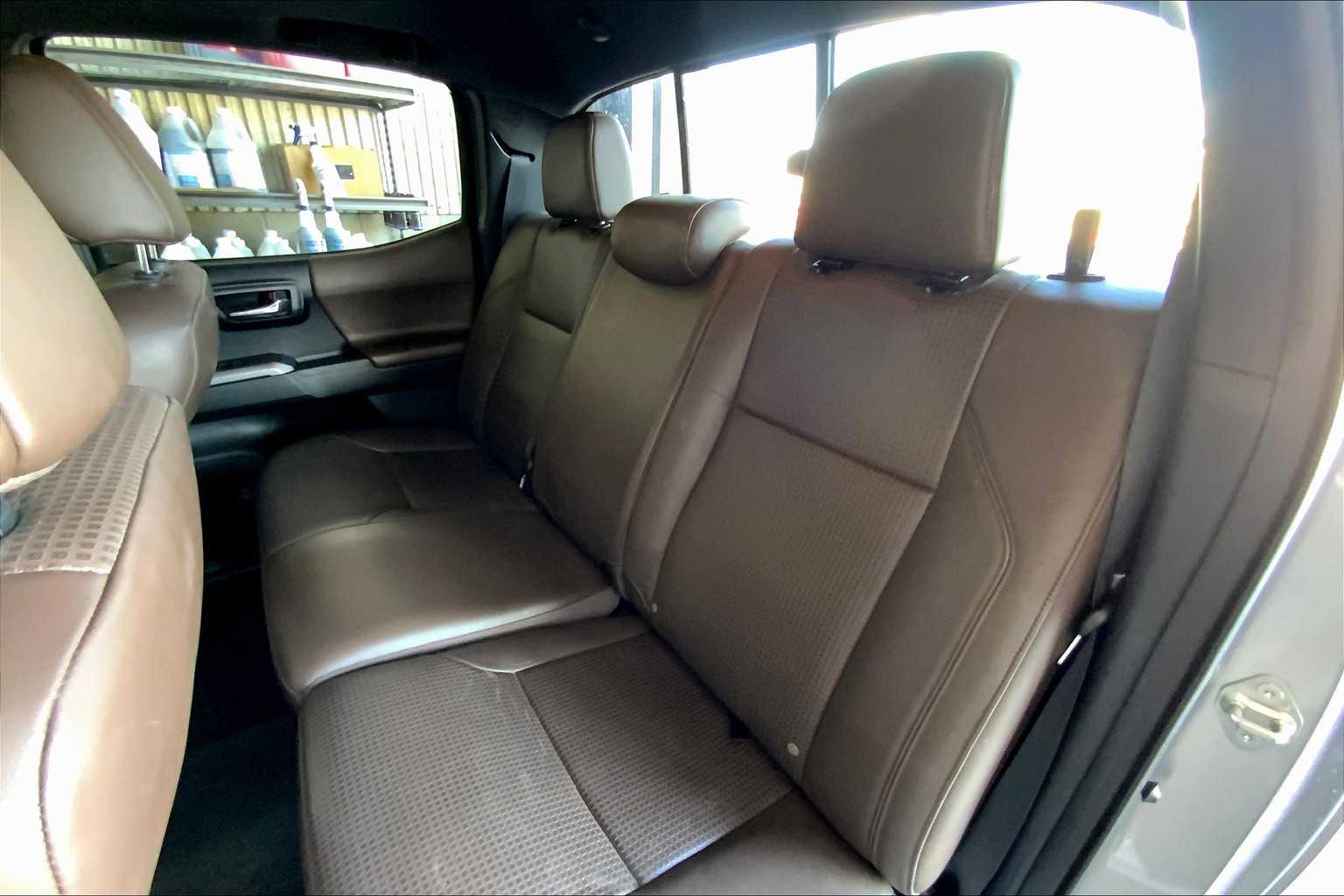 2016 Toyota Tacoma Limited 4x4 Double Cab V6 photo 18