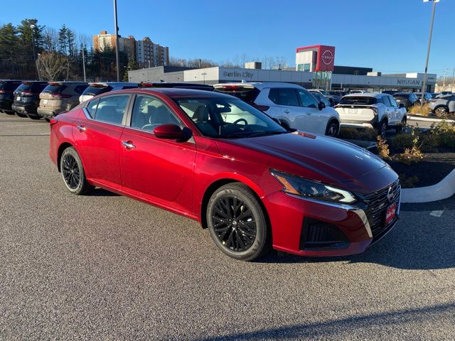 2025 Nissan Altima 2.5 SV photo 2
