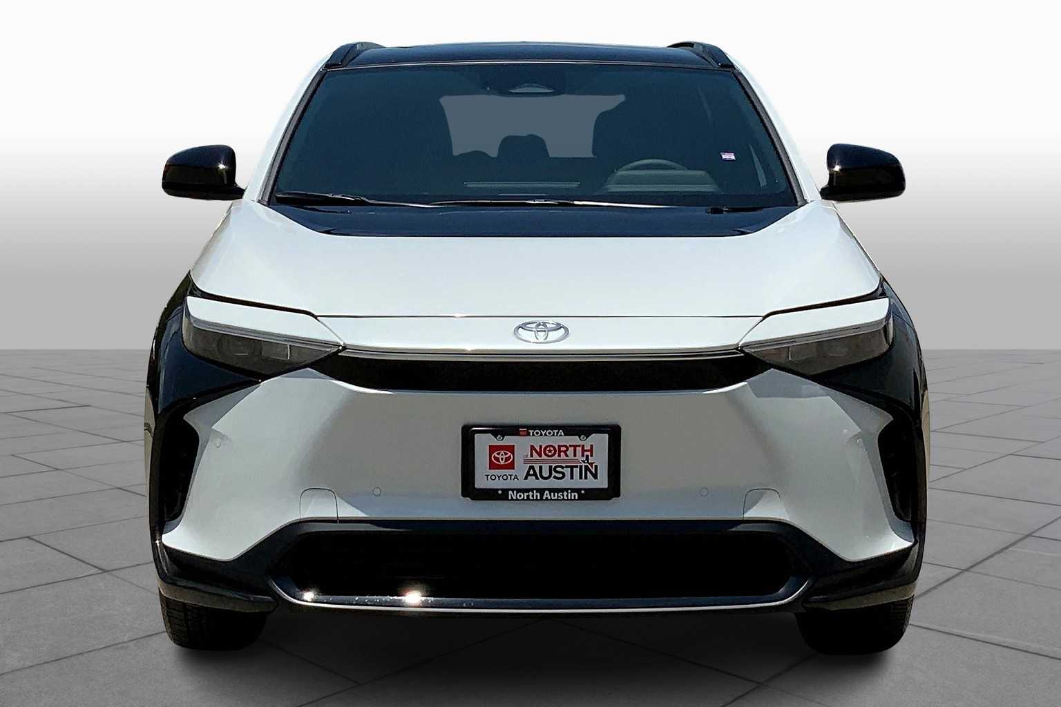 Used 2025 Toyota bZ4X XLE with VIN JTMAAAAA1SA060316 for sale in Austin, TX