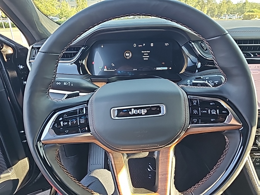 2025 Jeep Grand Cherokee Summit Reserve photo 12