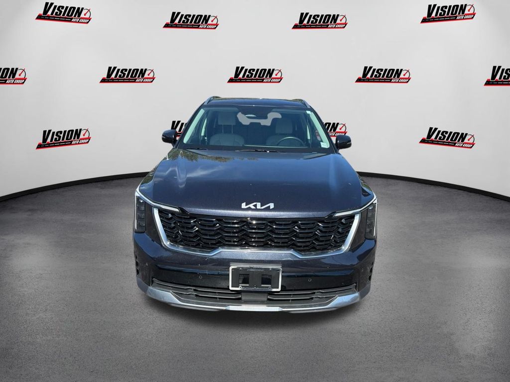 2025 Kia Sorento S photo 2