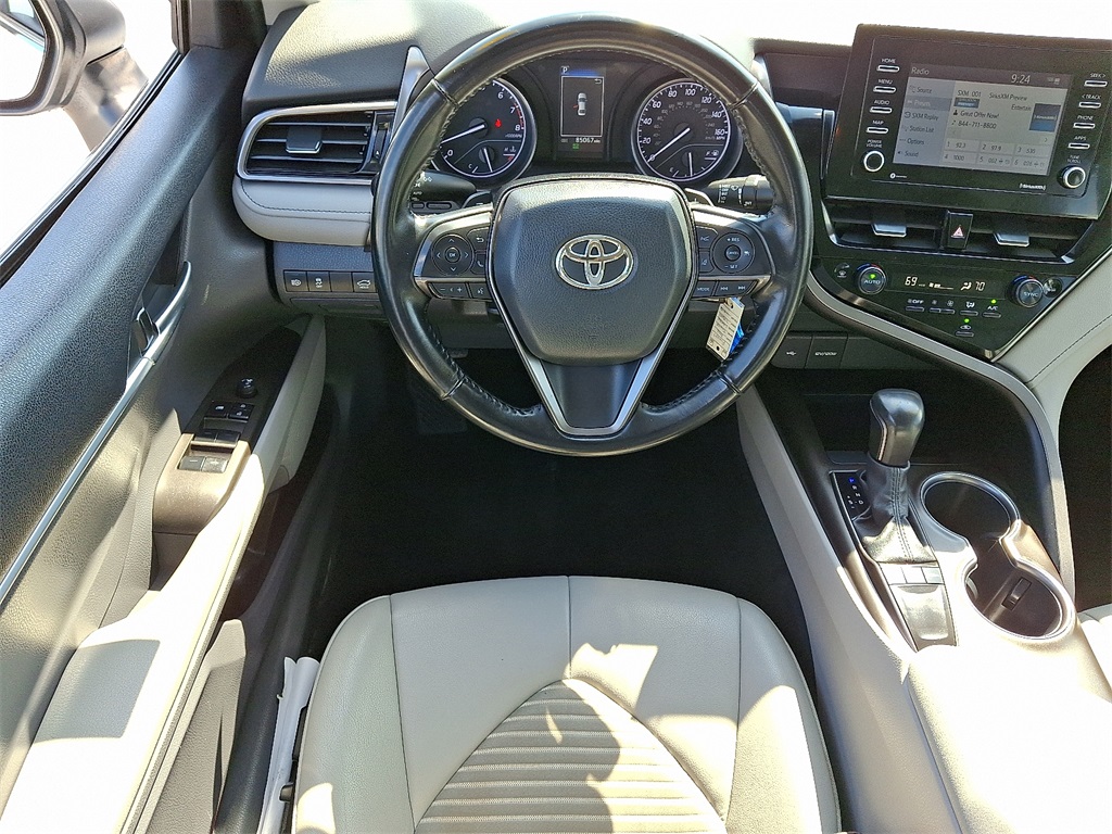 2022 Toyota Camry SE photo 12