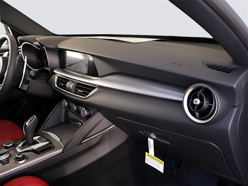 2025 Alfa Romeo Stelvio Sprint Base photo 9
