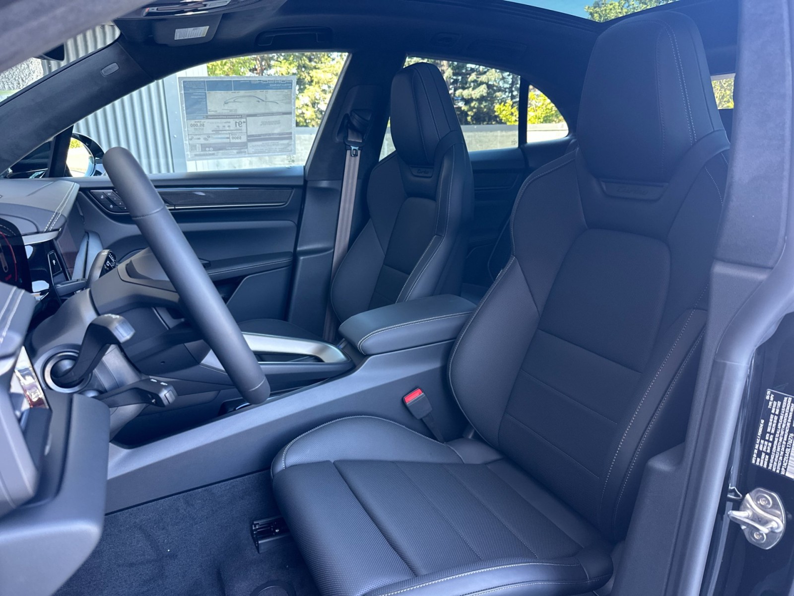 2025 Porsche Macan Turbo Electric photo 5