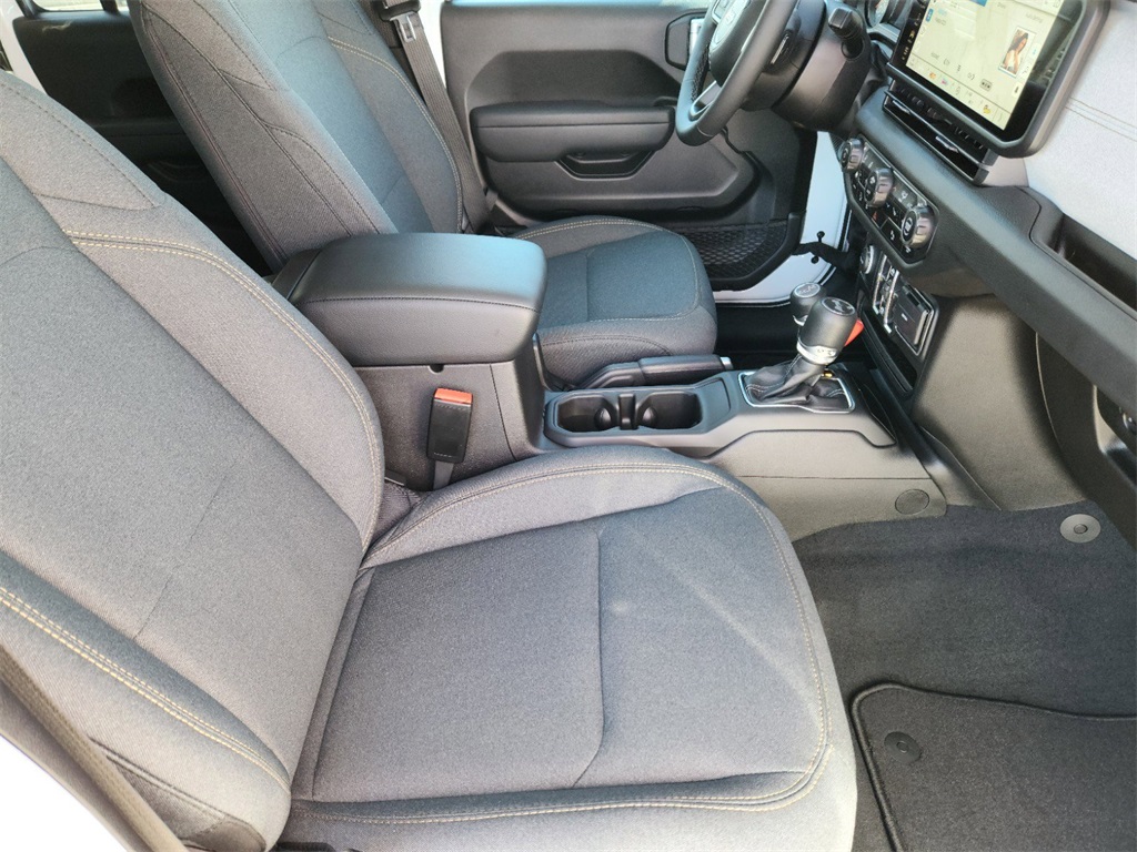 2025 Jeep Wrangler Sport S photo 13