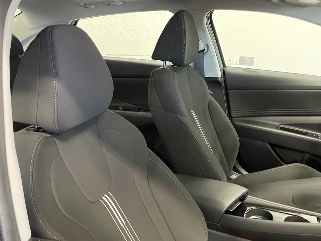 2024 Hyundai Elantra SEL Convenience photo 37